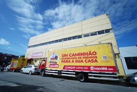 Foto 1 / Lojas MM entrega caminhão de prêmio em Matinhos